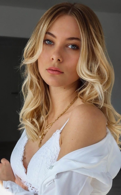 Elektra Storm Unleashes Passion and Desire Like Never Before 1 Mis Fotos