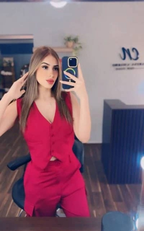 Experience Unforgettable Moments with Lía Destiny by Your Side 2 Mis Fotos