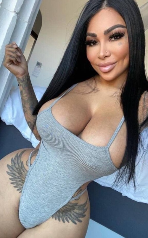 Experience Unforgettable Moments with Ariel Ember Your Perfect Companion 2 Mis Fotos